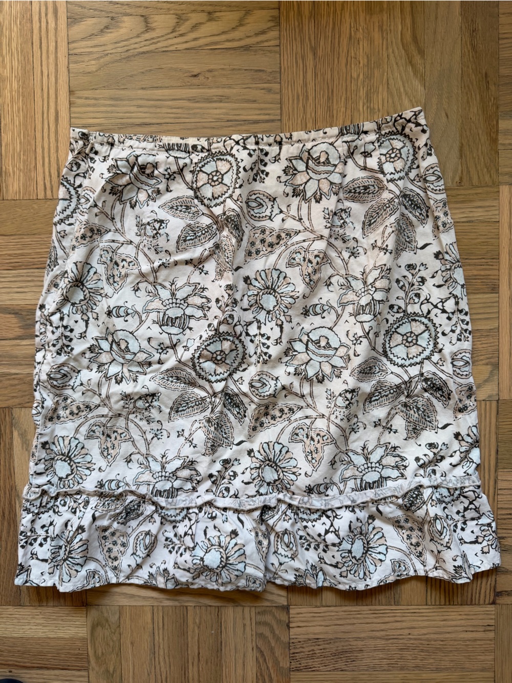 LOFT White Floral Mini Skirt with Black/light blue flowers print